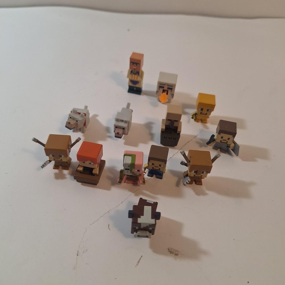 Minecraft Mini Figures Collectibles Great Condition & Mix 13"